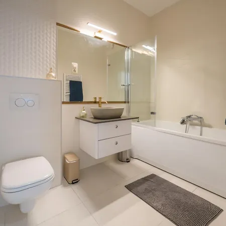 Luxury 5 Bedroom 5 Bathroom Penthouse By The Opera * Budapesta