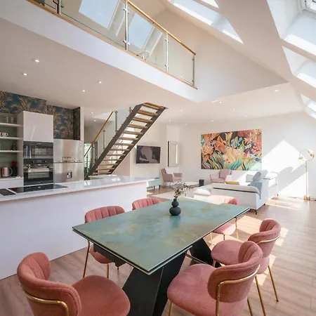 Luxury 5 Bedroom 5 Bathroom Penthouse By The Opera Apartamento Budapeste