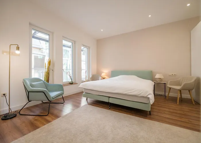 Luxury 5 Bedroom 5 Bathroom Penthouse By The Opera *